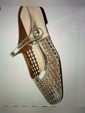 Women’s Metallic Woven Mary Jane Flats in Gold- comfy